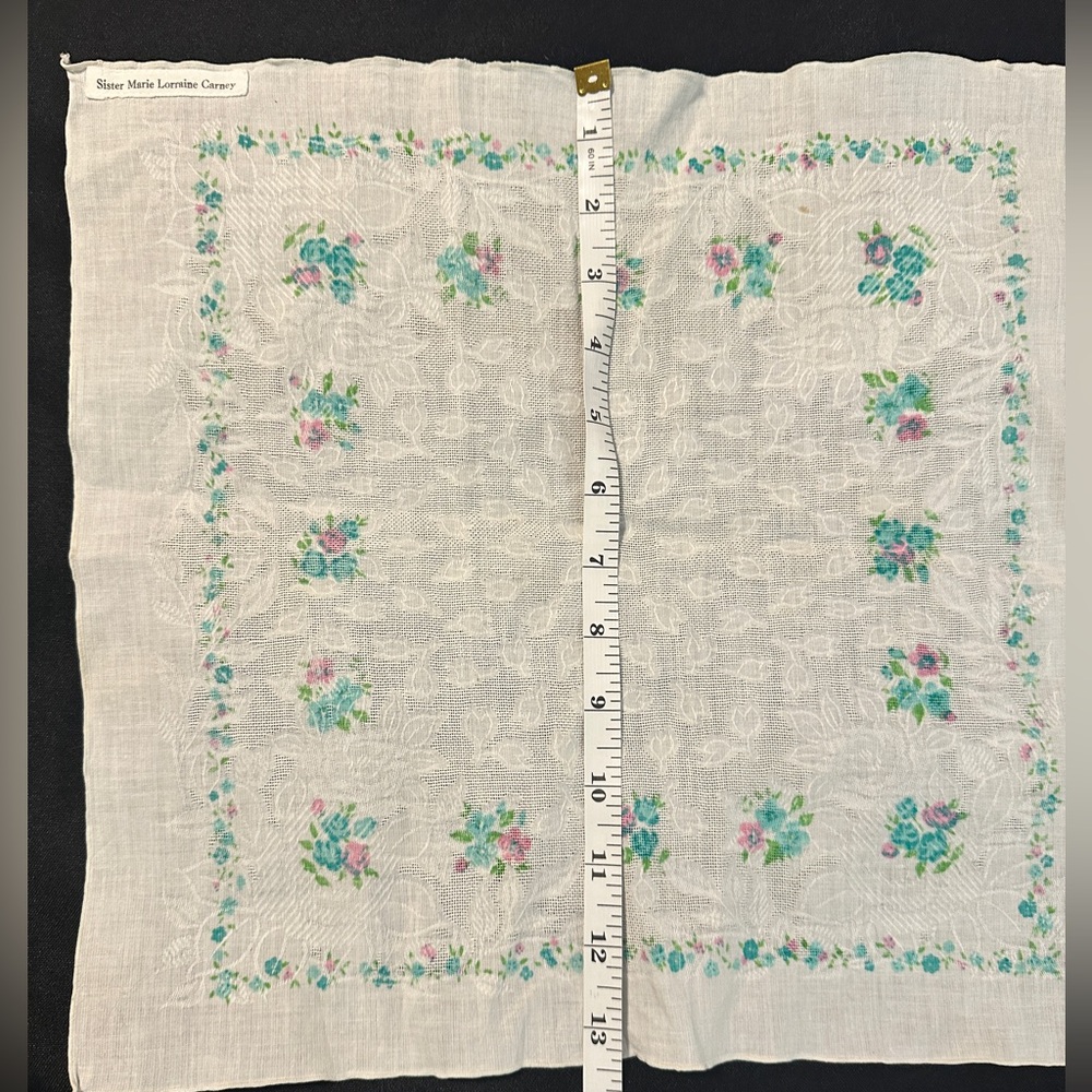 Vintage 20th Century Floral Handkerchief of Sister Marie‎ Lorraine Carney - Picture 4 of 7